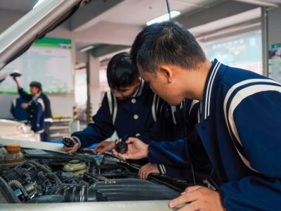 新能源汽车运用与维修