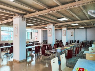 学校饭堂